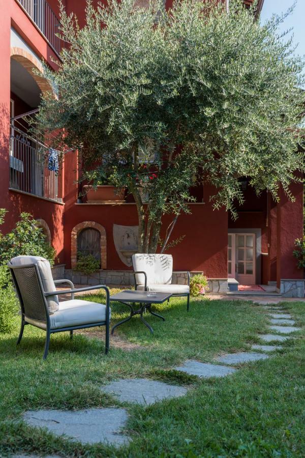 Villa Goccia Di Vino La Morra Eksteriør billede