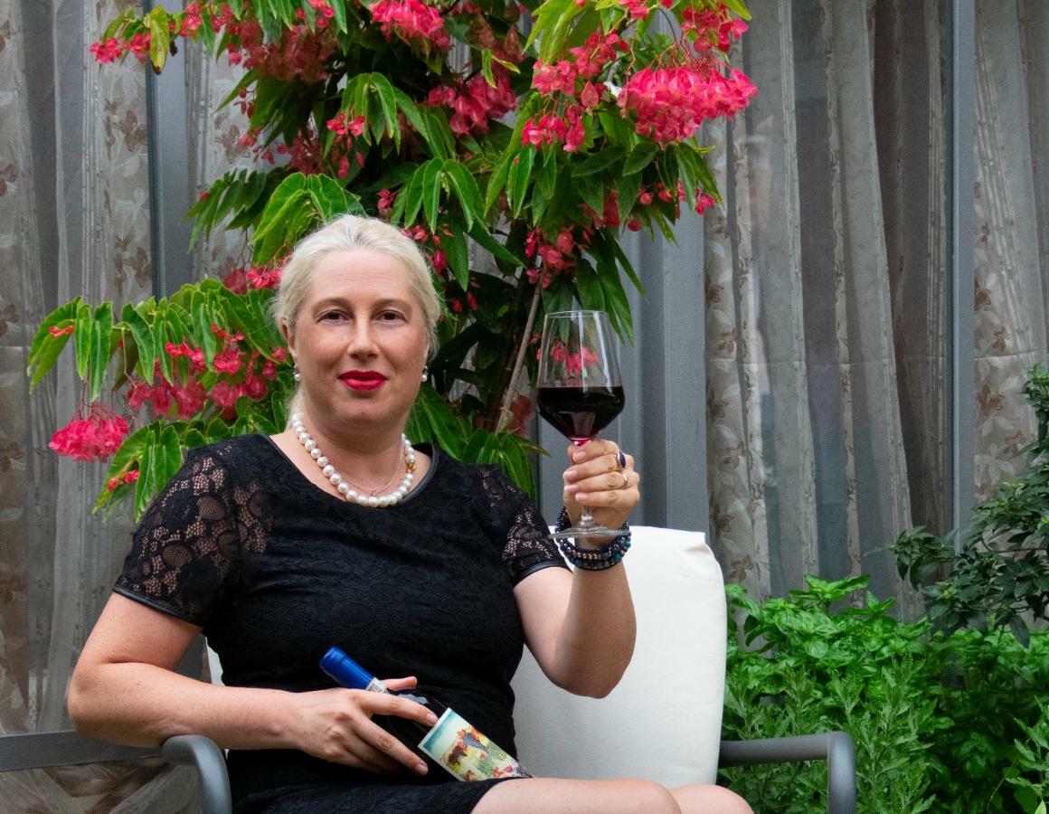 Villa Goccia Di Vino La Morra Eksteriør billede