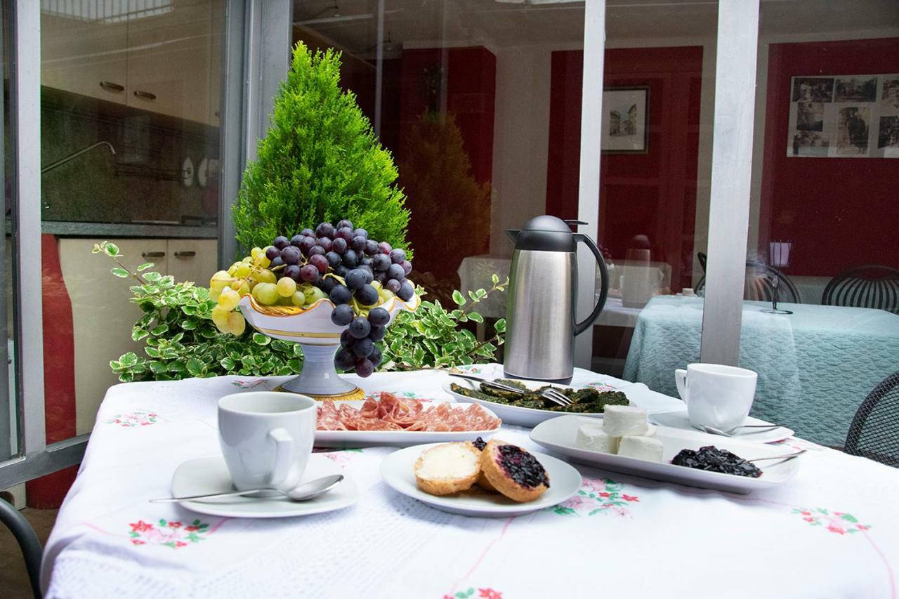 Villa Goccia Di Vino La Morra Eksteriør billede