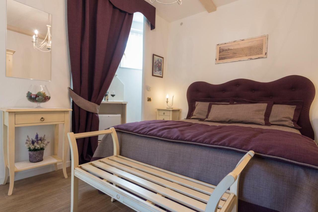 Villa Goccia Di Vino La Morra Eksteriør billede
