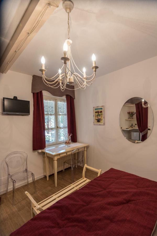 Villa Goccia Di Vino La Morra Eksteriør billede